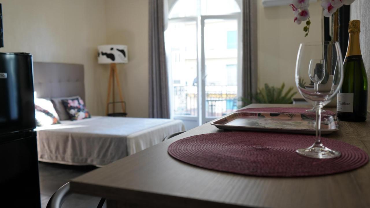 Cozy Studio With A Sea View ニース エクステリア 写真